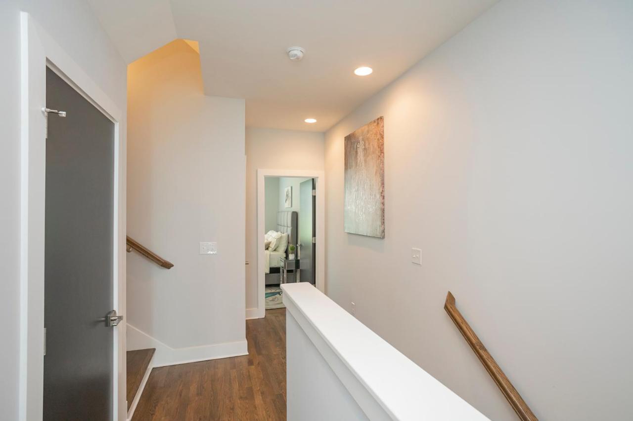 Luxury Townhome Skyline Views Mins To Dt Nashville Exterior photo