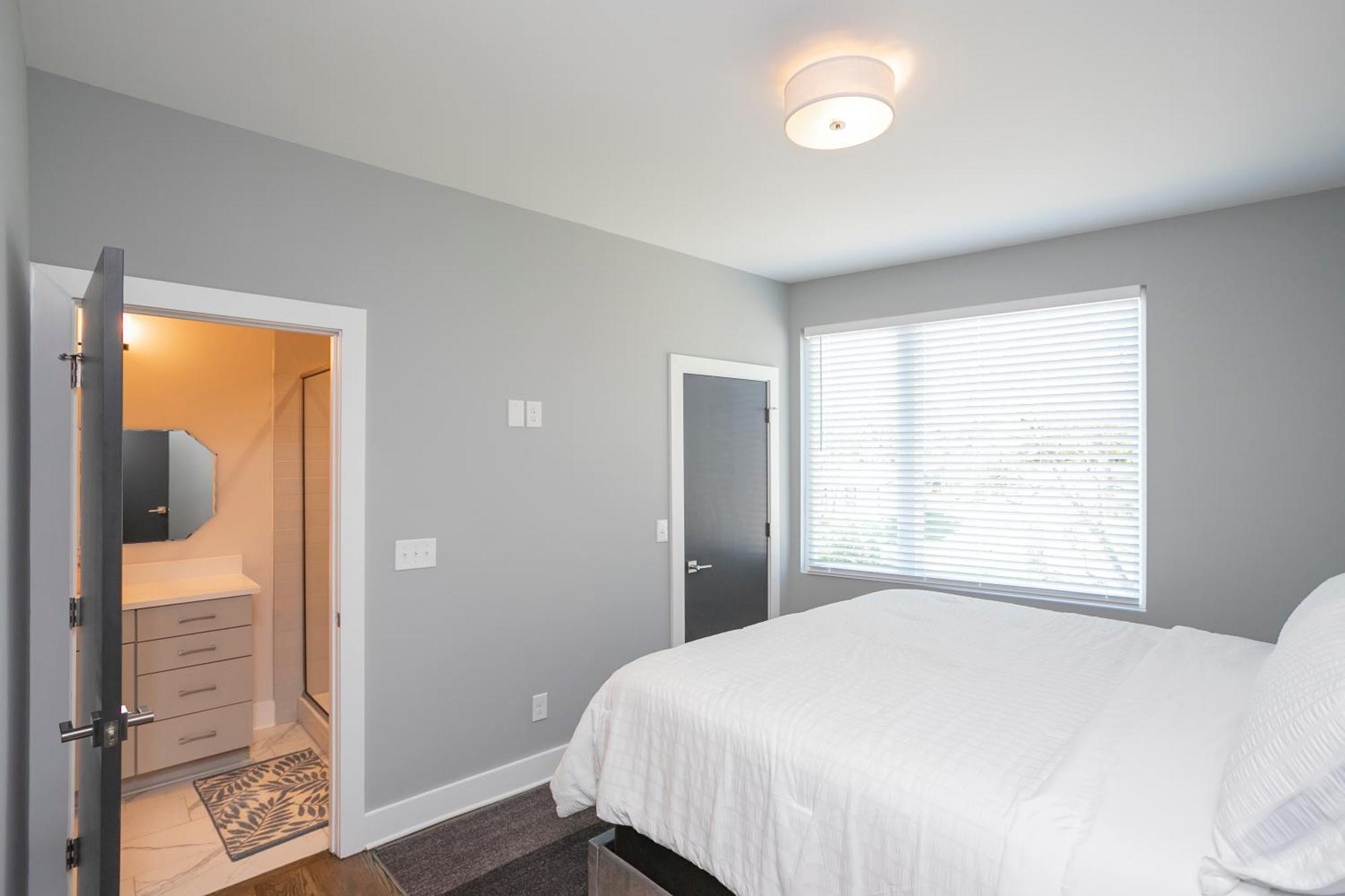 Luxury Townhome Skyline Views Mins To Dt Nashville Exterior photo