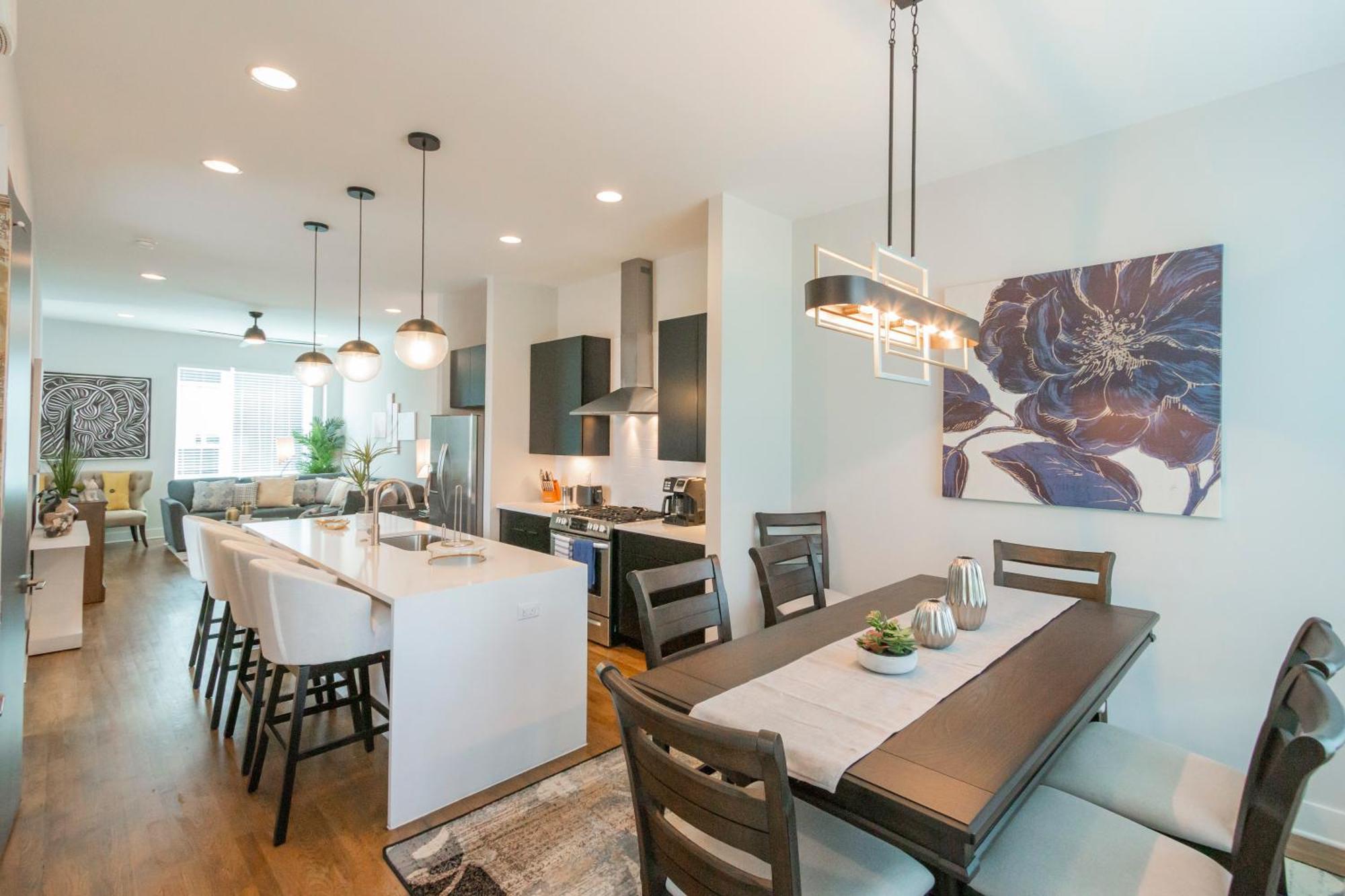 Luxury Townhome Skyline Views Mins To Dt Nashville Exterior photo