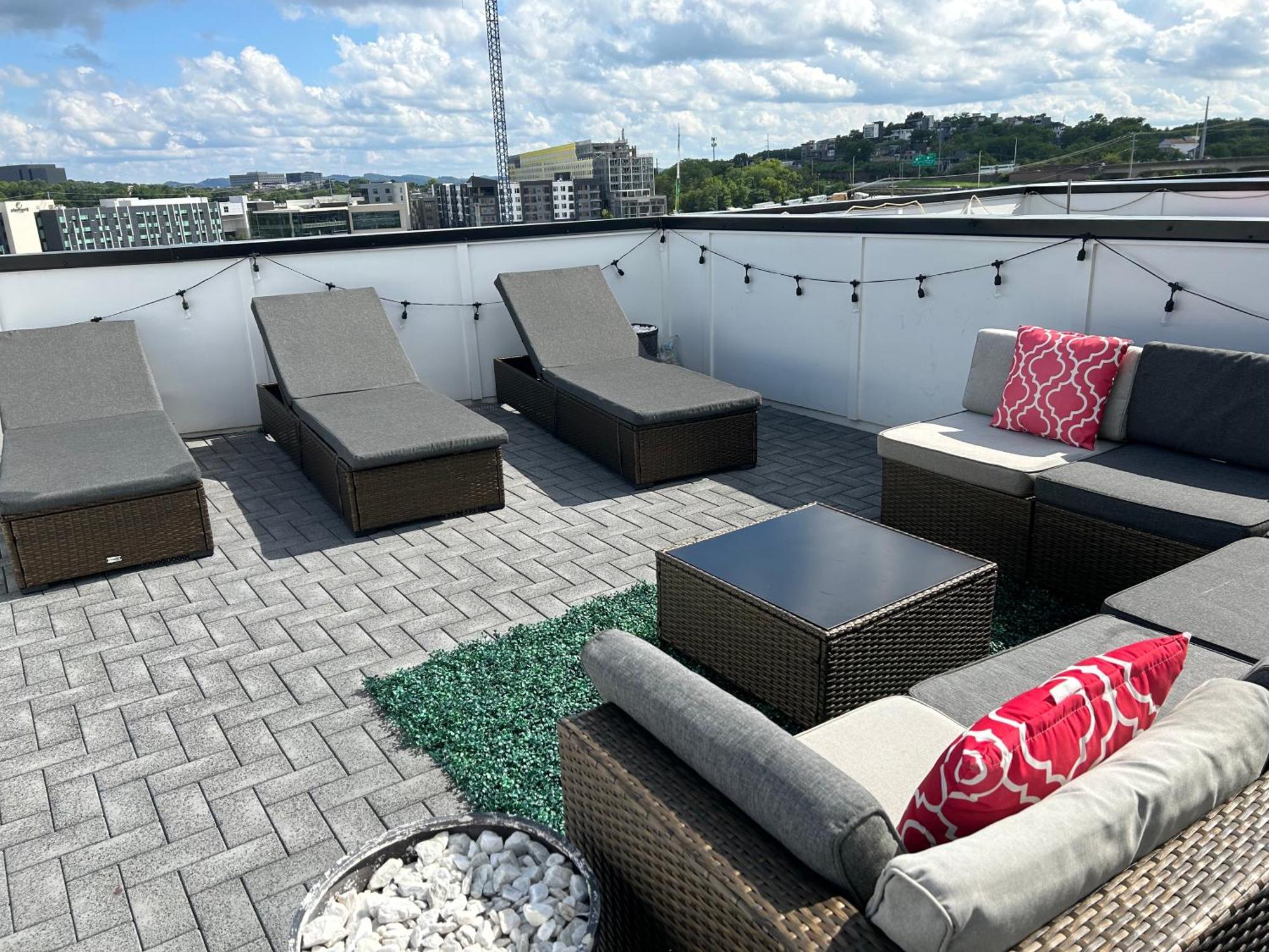 Luxury Townhome Skyline Views Mins To Dt Nashville Exterior photo